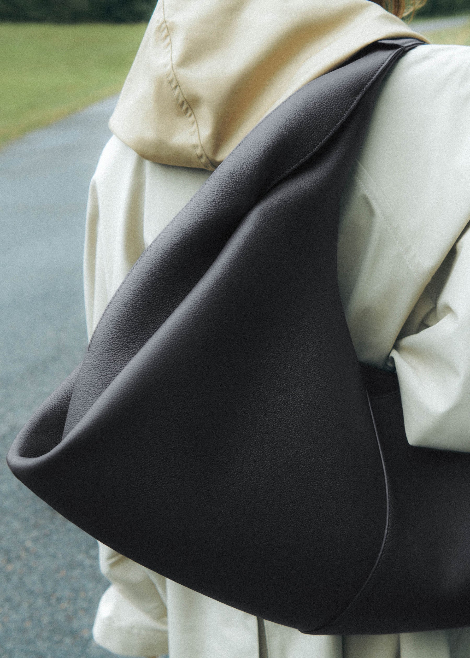 Shuldo - Textured Black